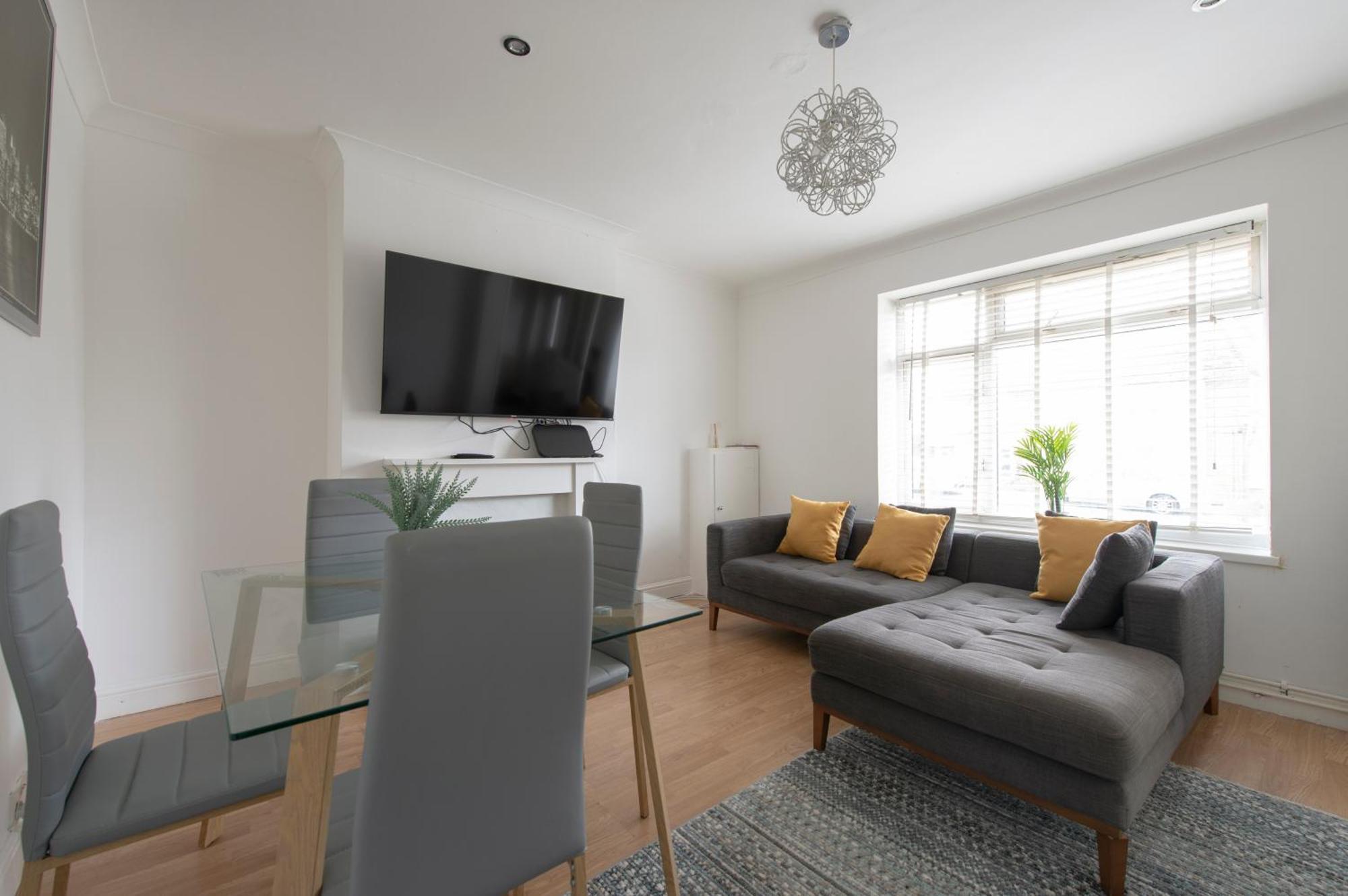 3 Bed House In Rochester 4 Beds Sleeps 7 Wainscot Exterior foto