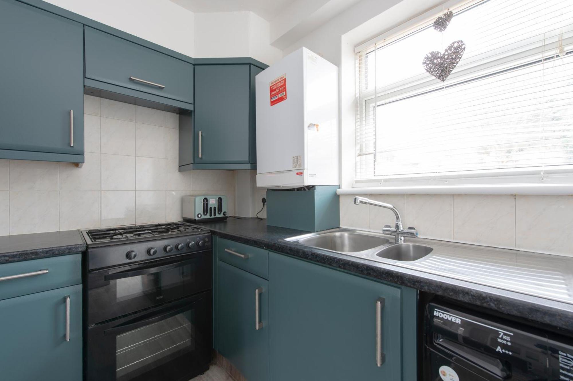 3 Bed House In Rochester 4 Beds Sleeps 7 Wainscot Exterior foto