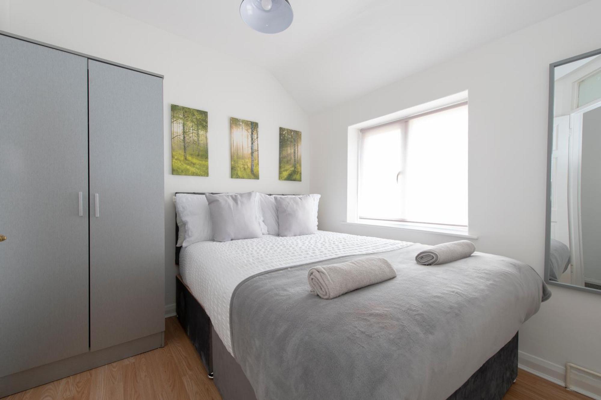 3 Bed House In Rochester 4 Beds Sleeps 7 Wainscot Exterior foto